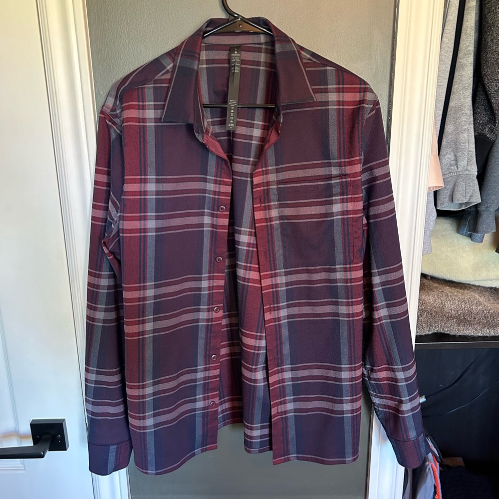 COPY - Lululemon shirt